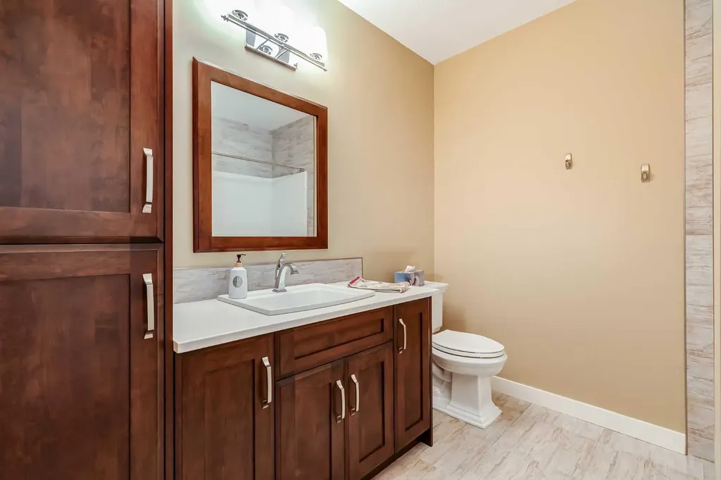 42 Cooperstown Court SW Airdrie AB T4B 2C5