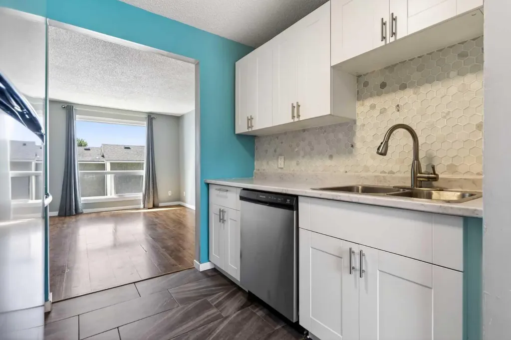 6915 Ranchview Drive NW Calgary AB T3G 1R8