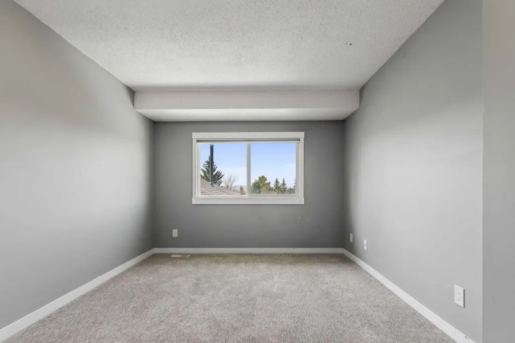 6915 Ranchview Drive NW Calgary AB T3G 1R8