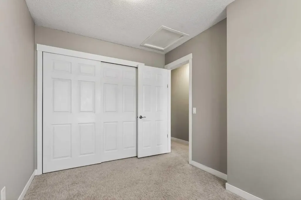 6915 Ranchview Drive NW Calgary AB T3G 1R8