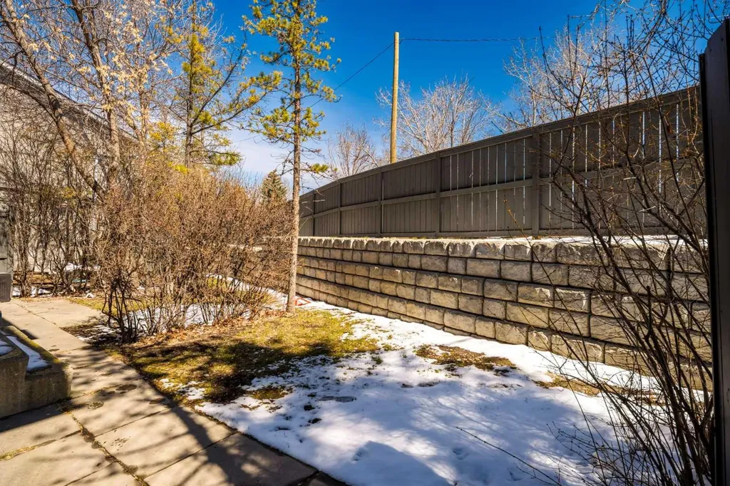 6915 Ranchview Drive NW Calgary AB T3G 1R8