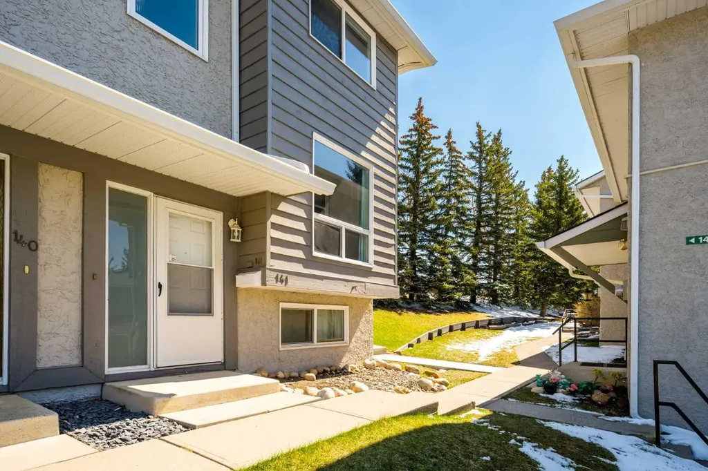 6915 Ranchview Drive NW Calgary AB T3G 1R8