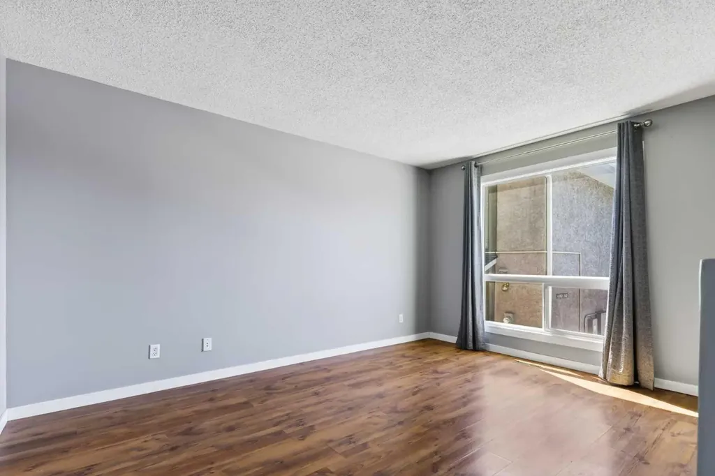 6915 Ranchview Drive NW Calgary AB T3G 1R8