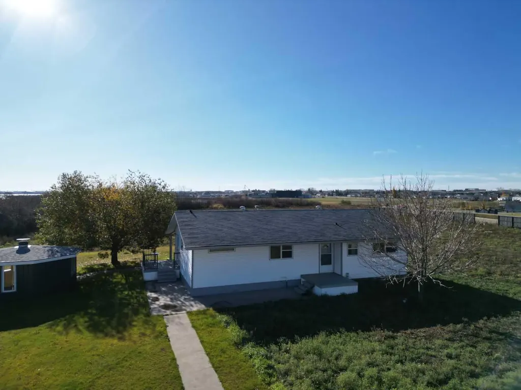 60037 Twp Road 725 Clairmont AB T8X 4R4