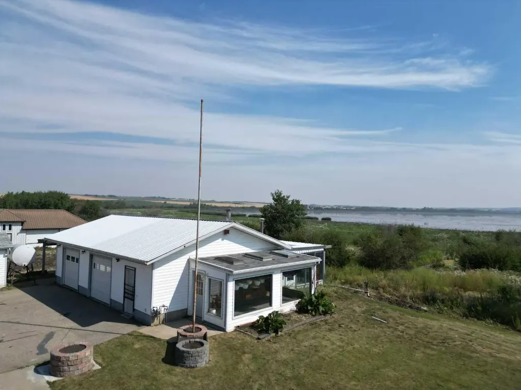 60037 Twp Road 725 Clairmont AB T8X 4R4