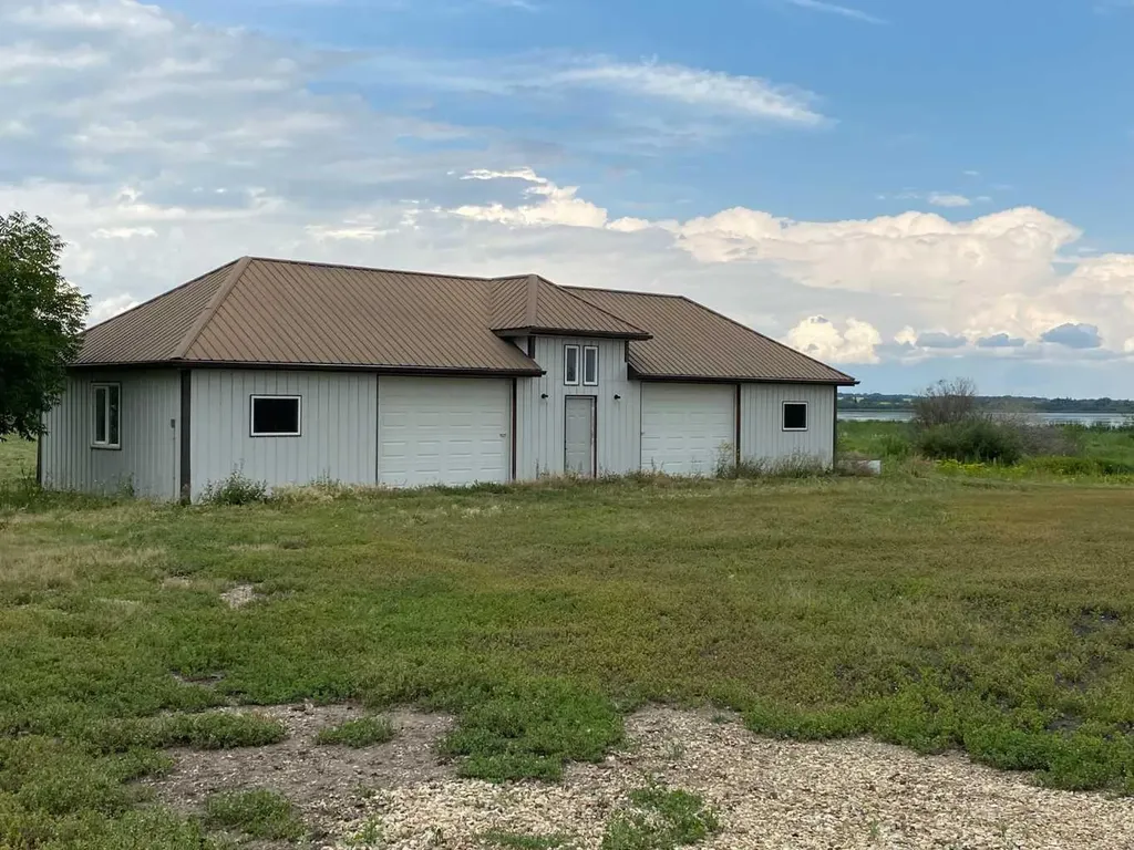60037 Twp Road 725 Clairmont AB T8X 4R4