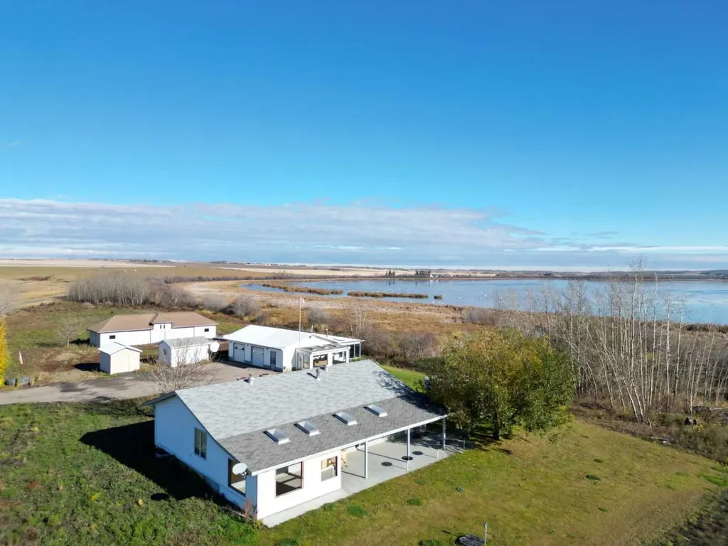 60037 Twp Road 725 Clairmont AB T8X 4R4