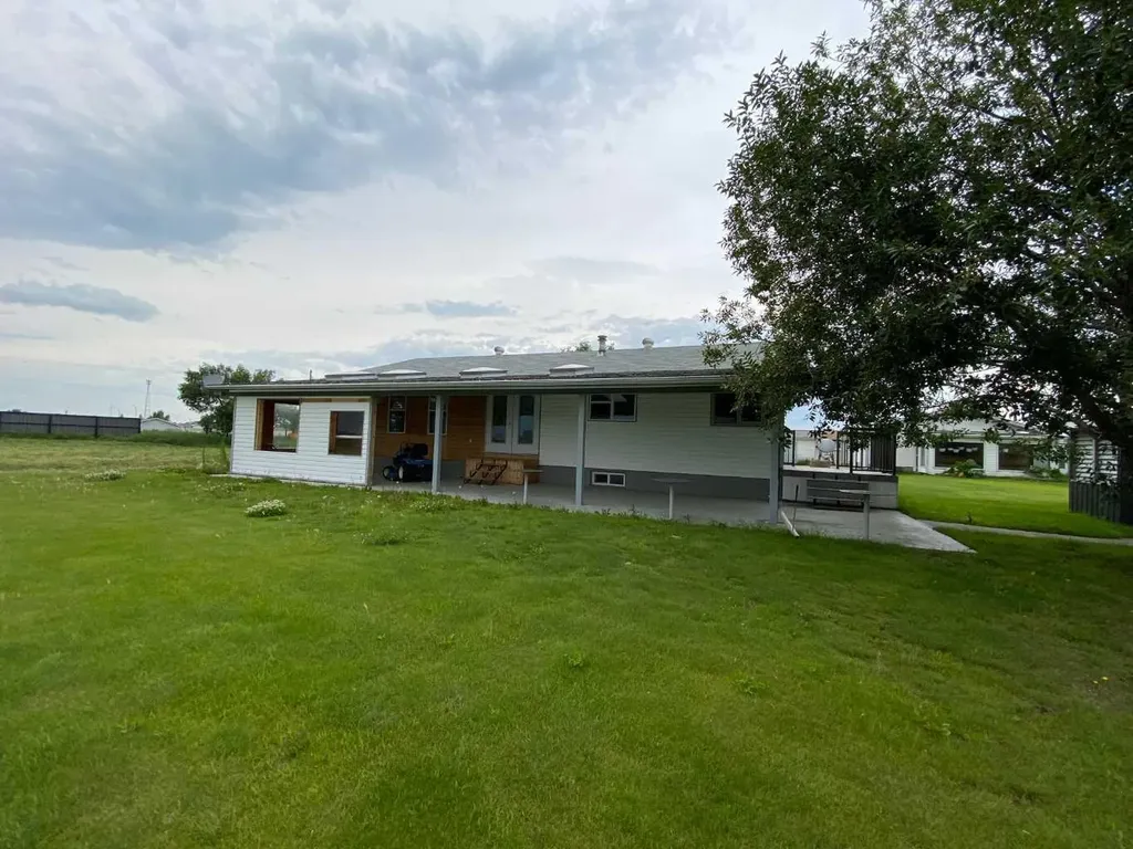 60037 Twp Road 725 Clairmont AB T8X 4R4