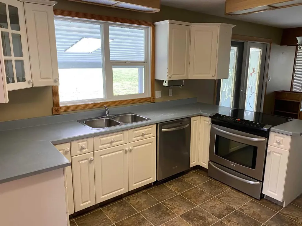 60037 Twp Road 725 Clairmont AB T8X 4R4