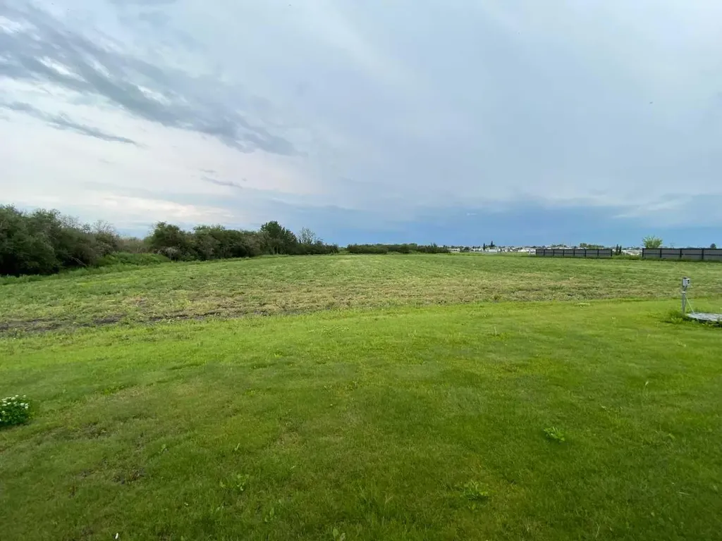 60037 Twp Road 725 Clairmont AB T8X 4R4