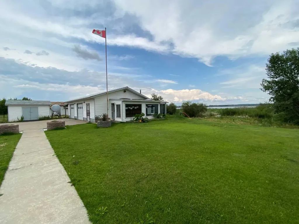 60037 Twp Road 725 Clairmont AB T8X 4R4