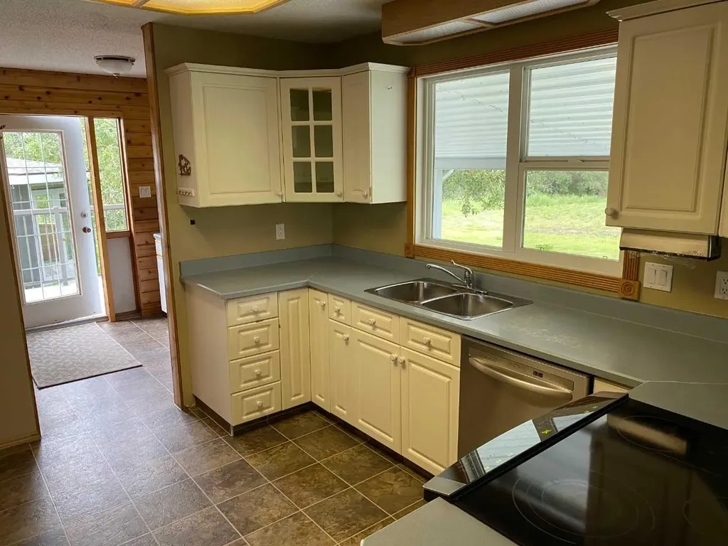 60037 Twp Road 725 Clairmont AB T8X 4R4