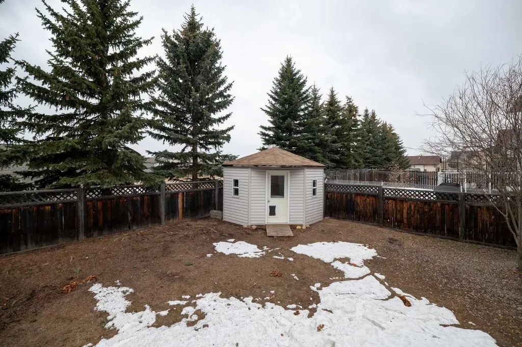4513 27 Street Athabasca AB T9S 1N4