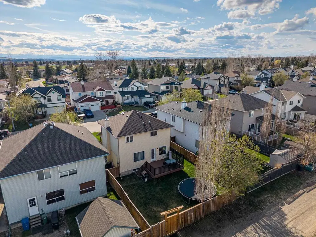 72 Crystalridge Crescent Okotoks AB T1S 1V2