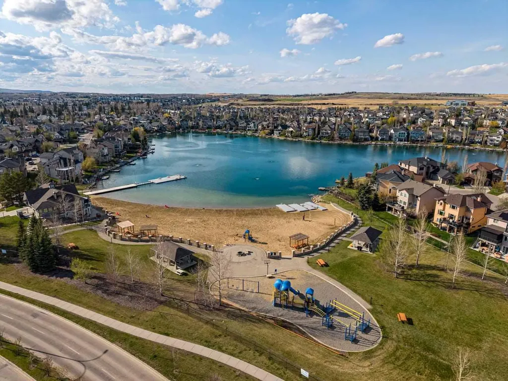 72 Crystalridge Crescent Okotoks AB T1S 1V2