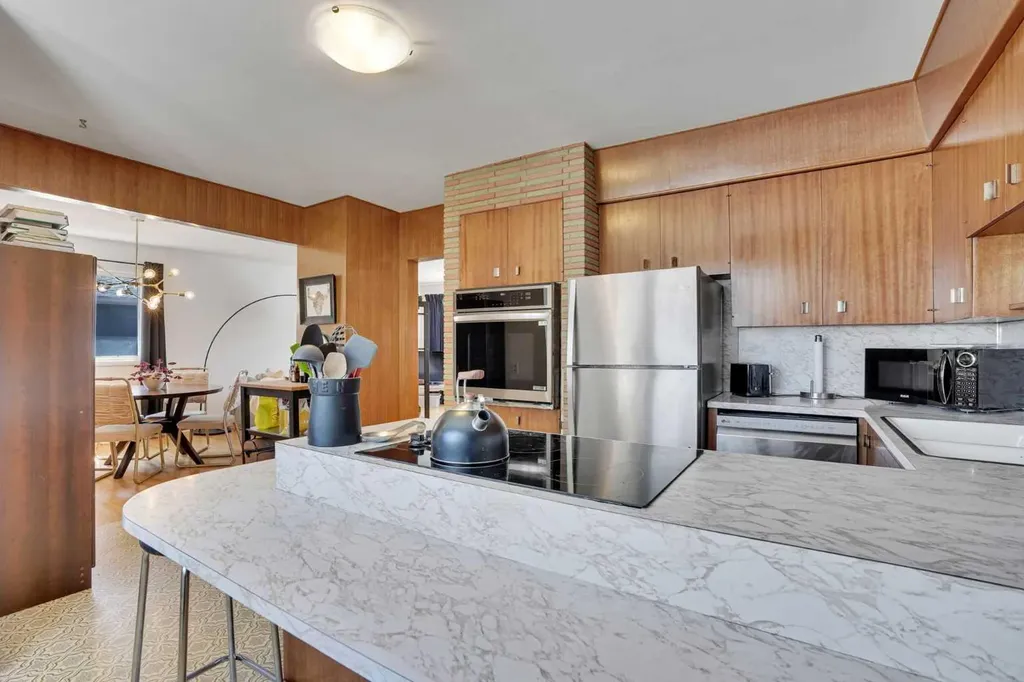 36 Malibou Road SW Calgary AB T2V1W8