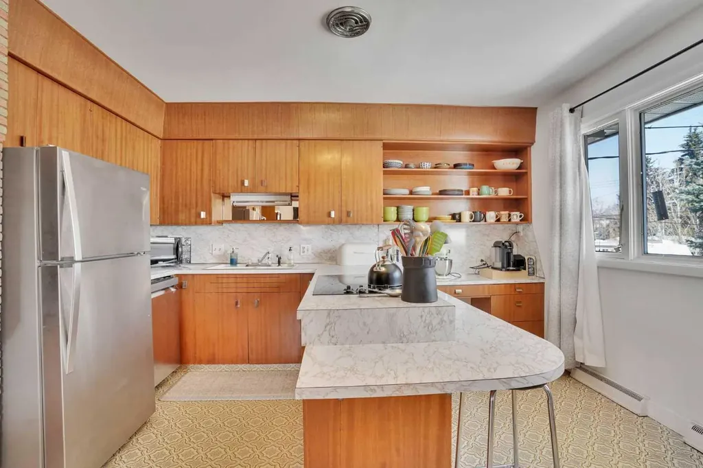 36 Malibou Road SW Calgary AB T2V1W8