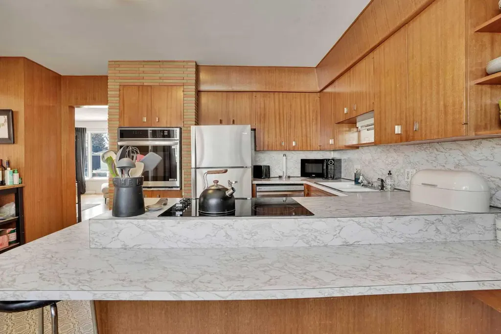 36 Malibou Road SW Calgary AB T2V1W8