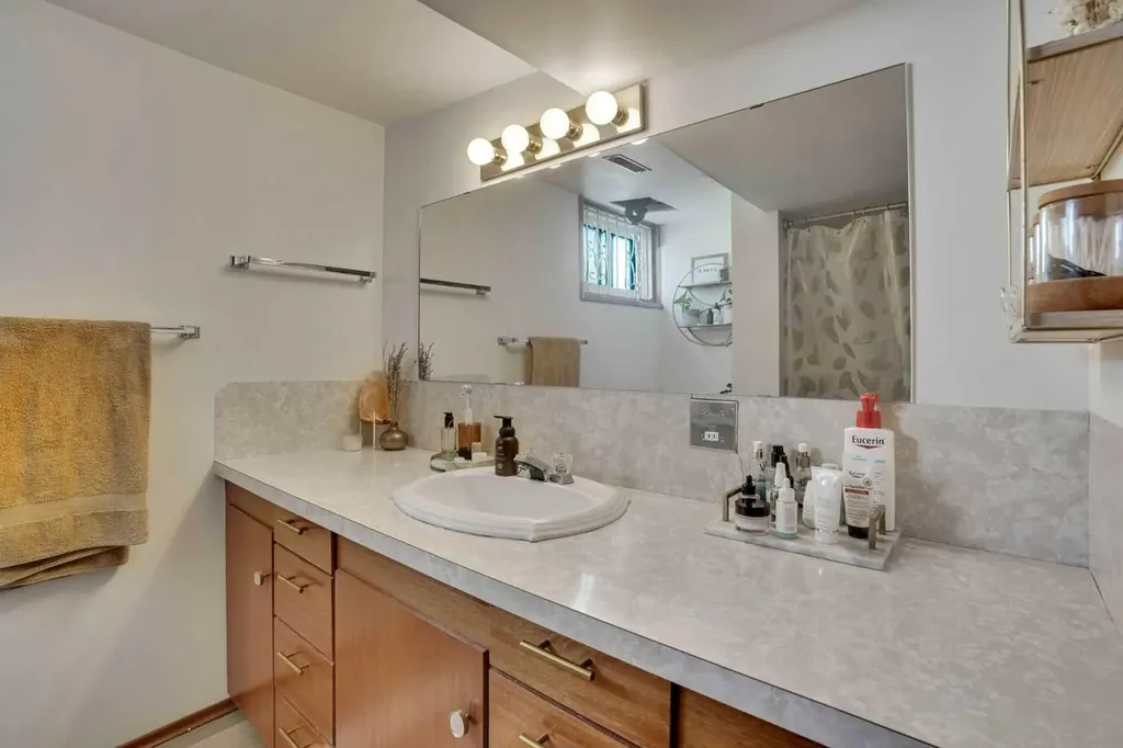 36 Malibou Road SW Calgary AB T2V1W8
