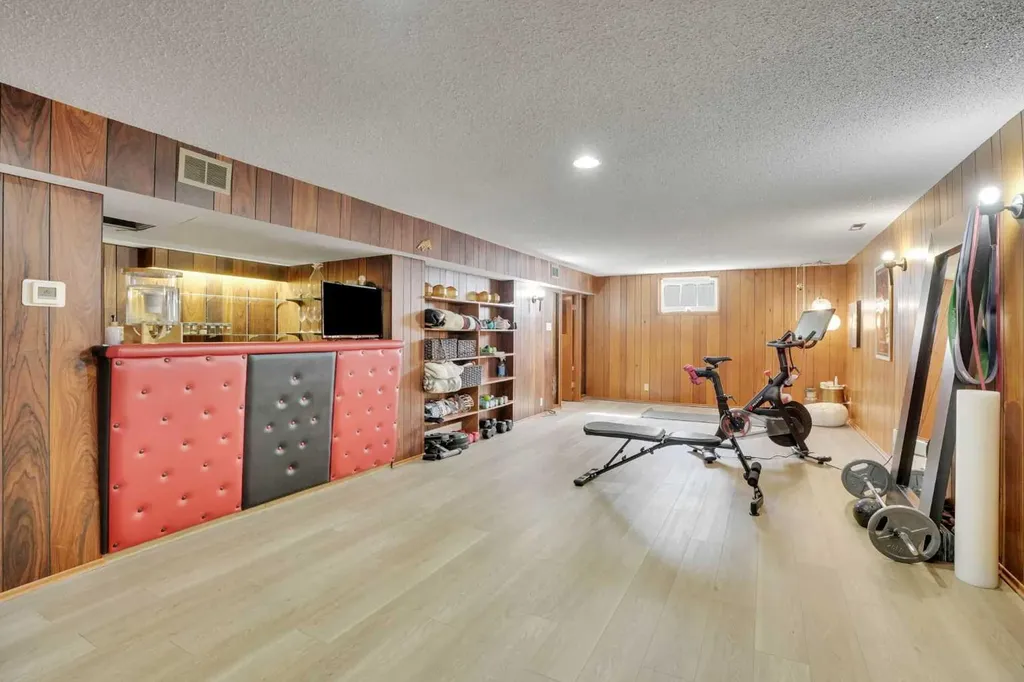 36 Malibou Road SW Calgary AB T2V1W8
