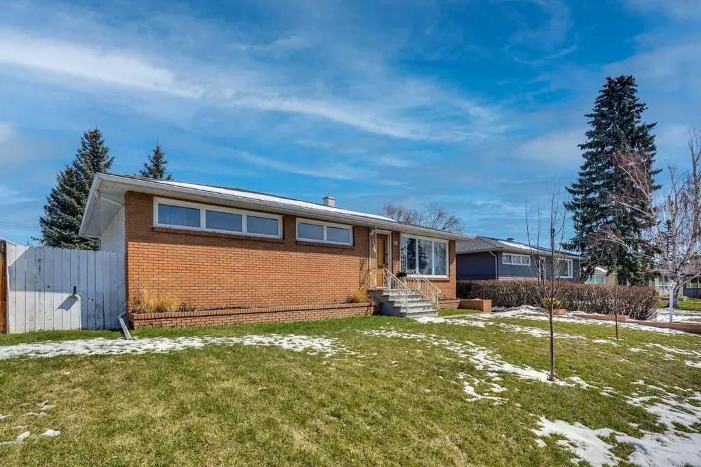 36 Malibou Road SW Calgary AB T2V1W8