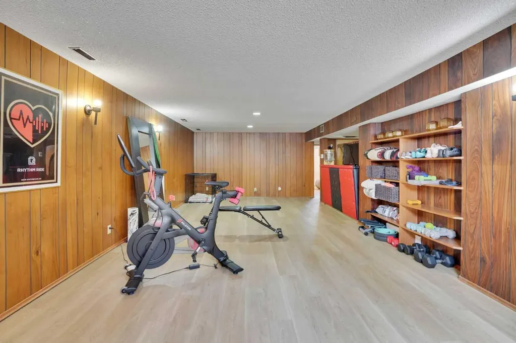 36 Malibou Road SW Calgary AB T2V1W8