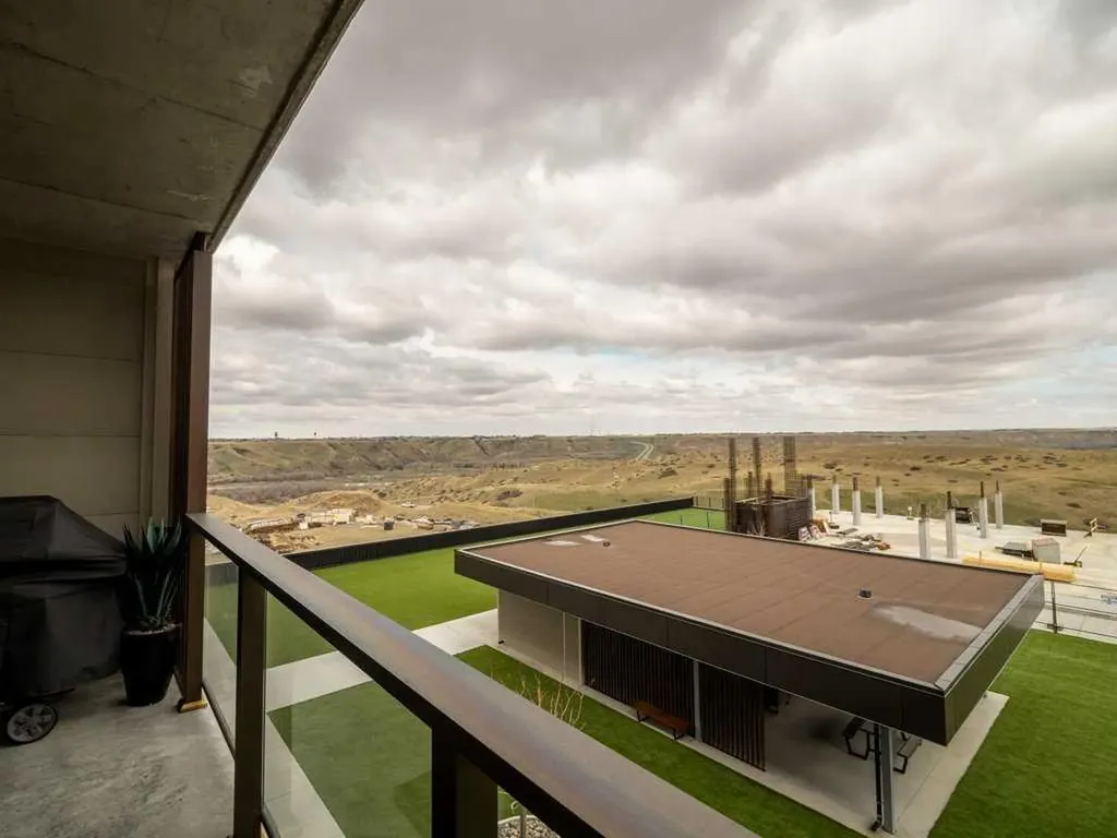 102 Scenic Drive N Lethbridge AB T1H 5L9
