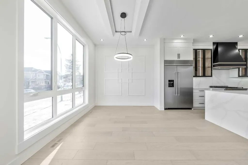 2433 23 Street NW Calgary AB T2M 3Y3