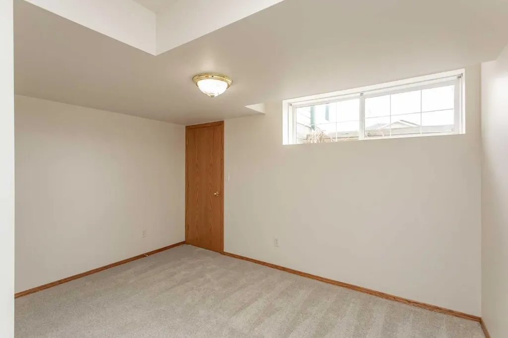48 Duval Close Red Deer AB T4R2Y7