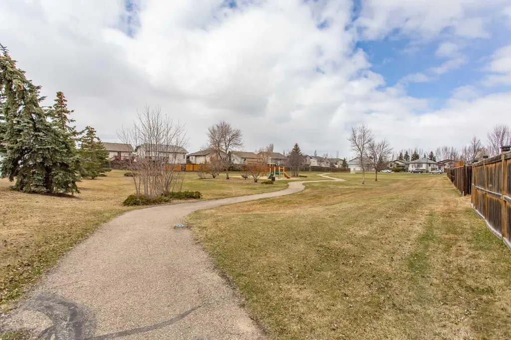 48 Duval Close Red Deer AB T4R2Y7