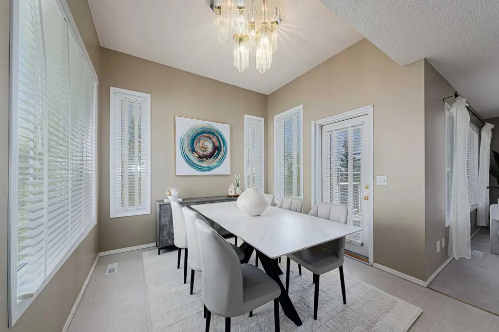 12 Hampstead Gardens NW Calgary AB T3A 5Y4