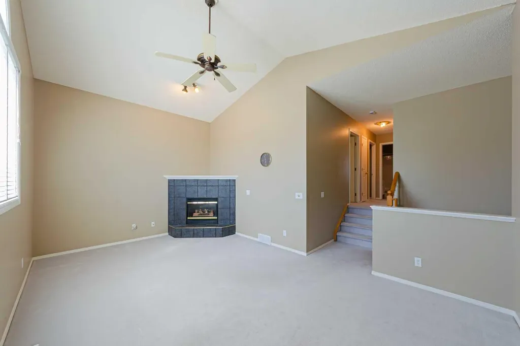 12 Hampstead Gardens NW Calgary AB T3A 5Y4