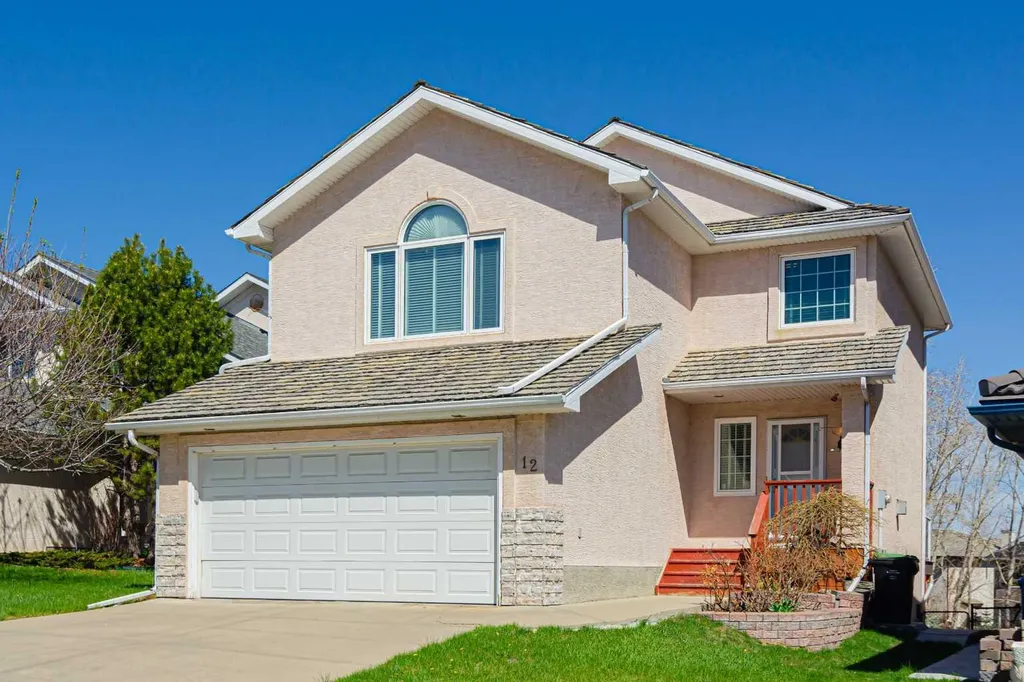 12 Hampstead Gardens NW Calgary AB T3A 5Y4