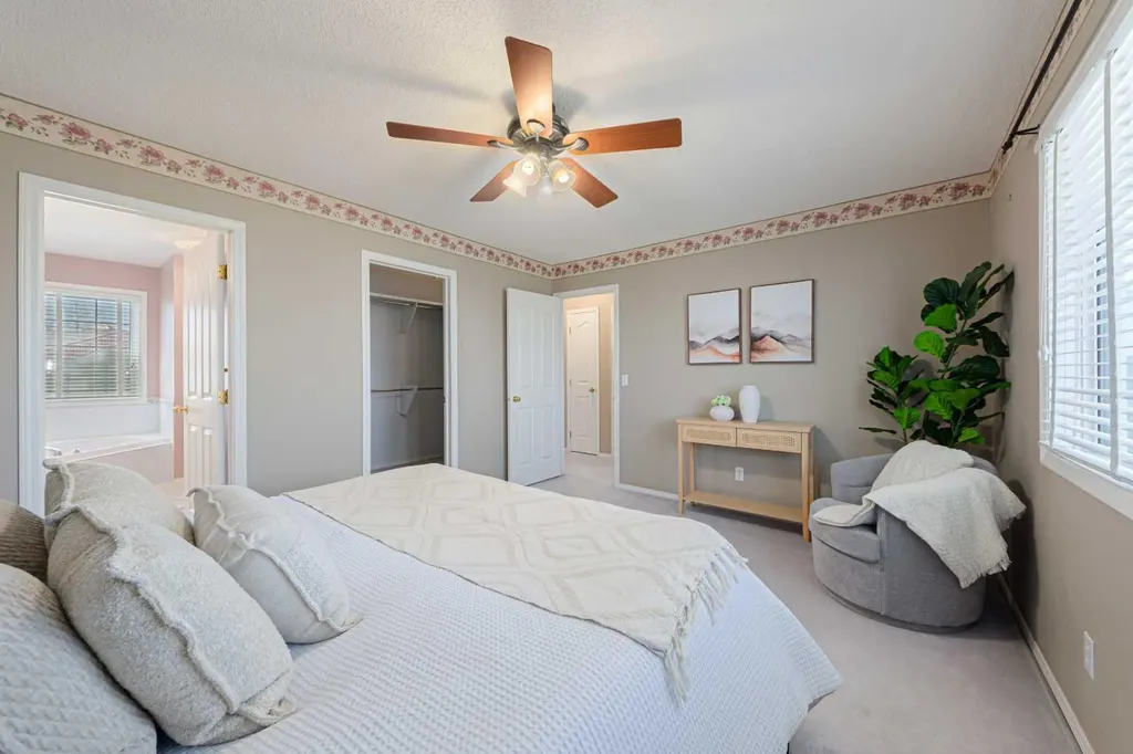 12 Hampstead Gardens NW Calgary AB T3A 5Y4