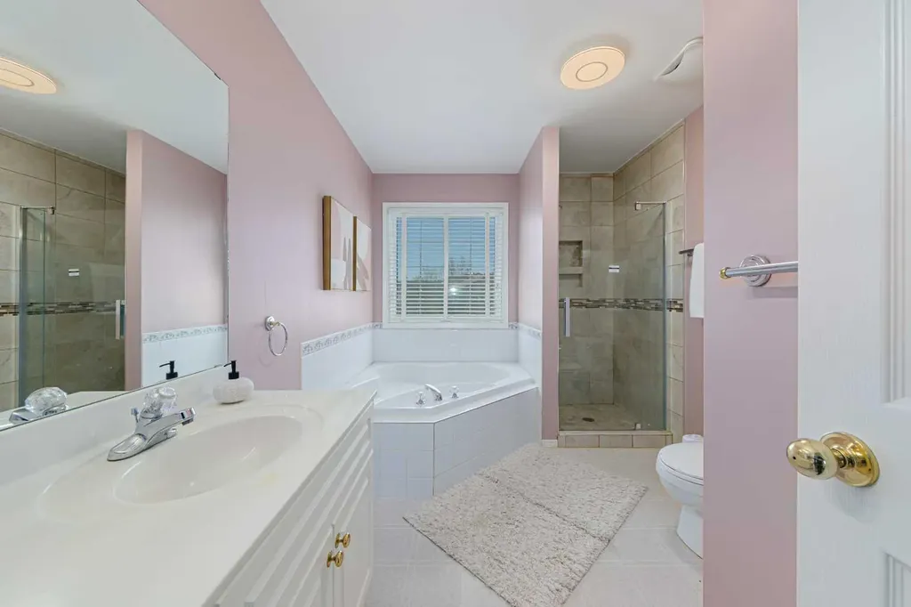 12 Hampstead Gardens NW Calgary AB T3A 5Y4