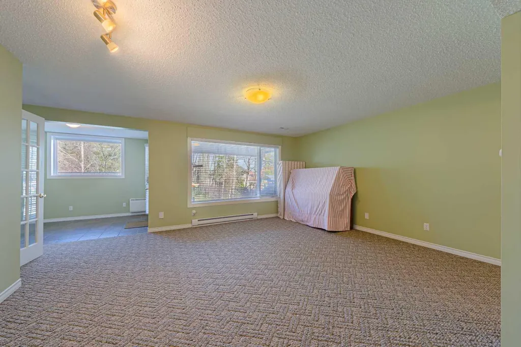 12 Hampstead Gardens NW Calgary AB T3A 5Y4