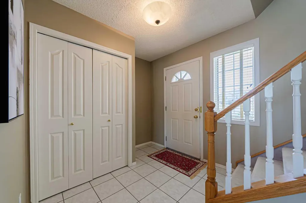 12 Hampstead Gardens NW Calgary AB T3A 5Y4