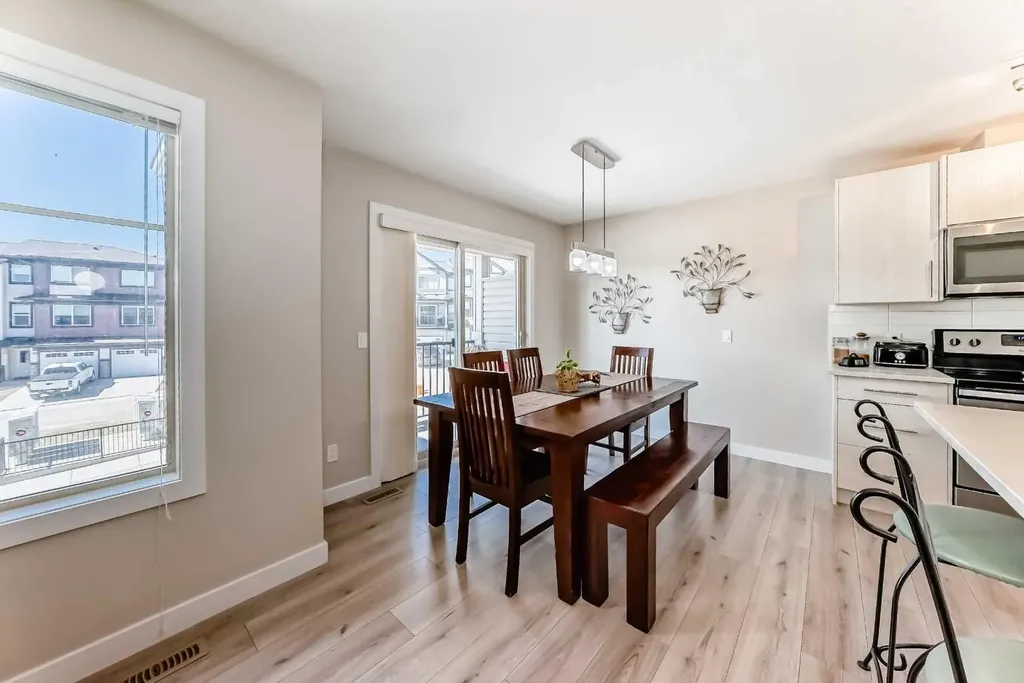 434 Sage Hill Grove NW Calgary AB T3R 0Z8