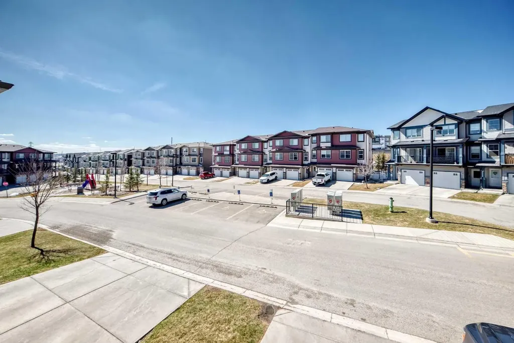 434 Sage Hill Grove NW Calgary AB T3R 0Z8