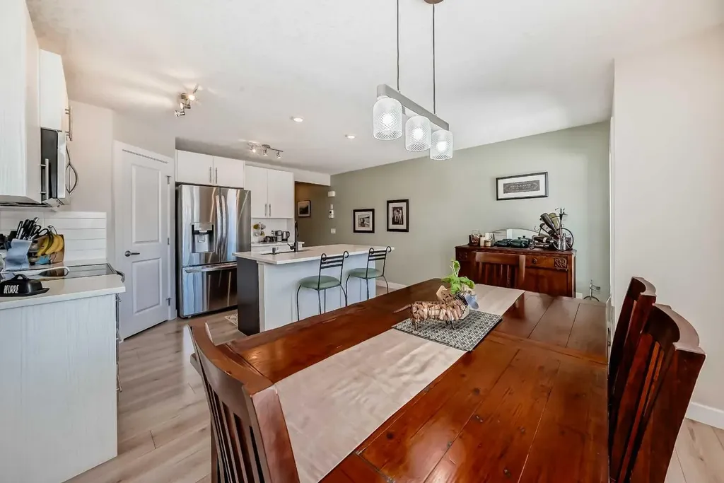 434 Sage Hill Grove NW Calgary AB T3R 0Z8