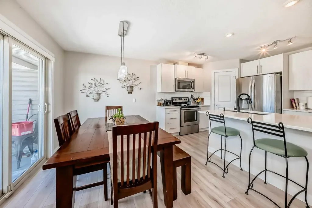 434 Sage Hill Grove NW Calgary AB T3R 0Z8