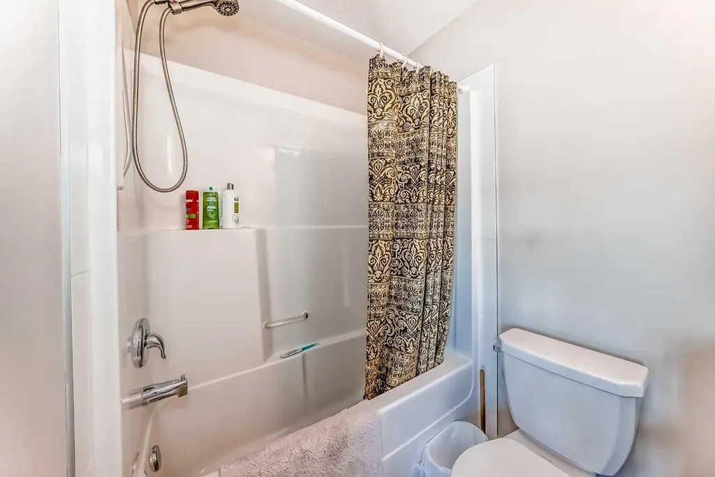 434 Sage Hill Grove NW Calgary AB T3R 0Z8