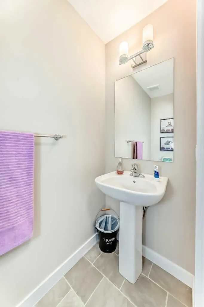434 Sage Hill Grove NW Calgary AB T3R 0Z8