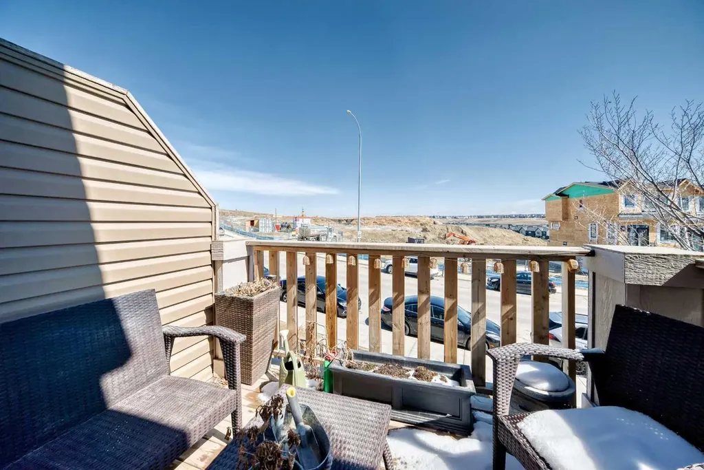 434 Sage Hill Grove NW Calgary AB T3R 0Z8