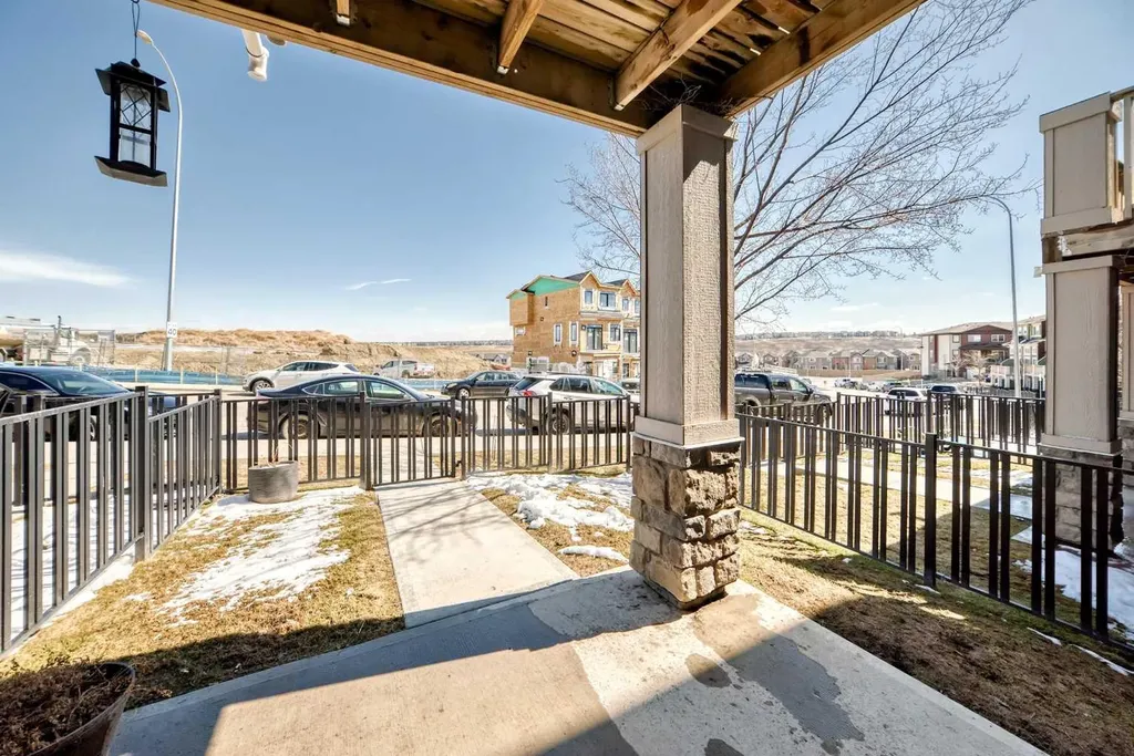 434 Sage Hill Grove NW Calgary AB T3R 0Z8