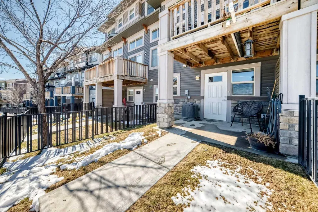 434 Sage Hill Grove NW Calgary AB T3R 0Z8