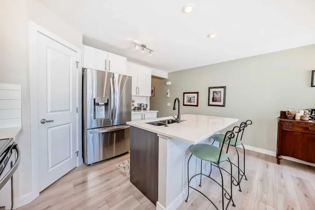 434 Sage Hill Grove NW Calgary AB T3R 0Z8