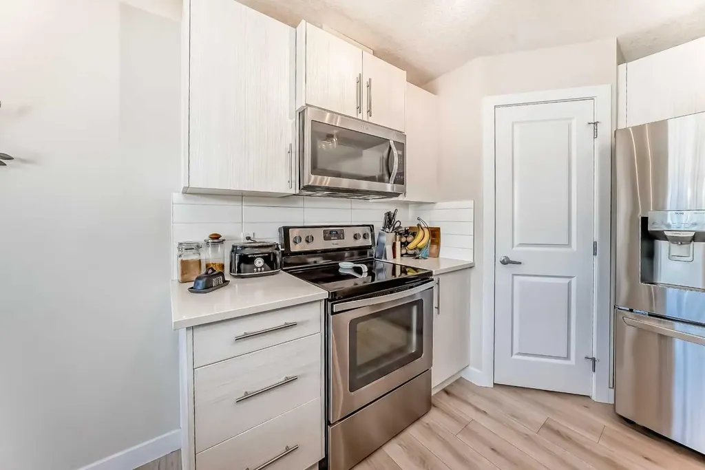 434 Sage Hill Grove NW Calgary AB T3R 0Z8