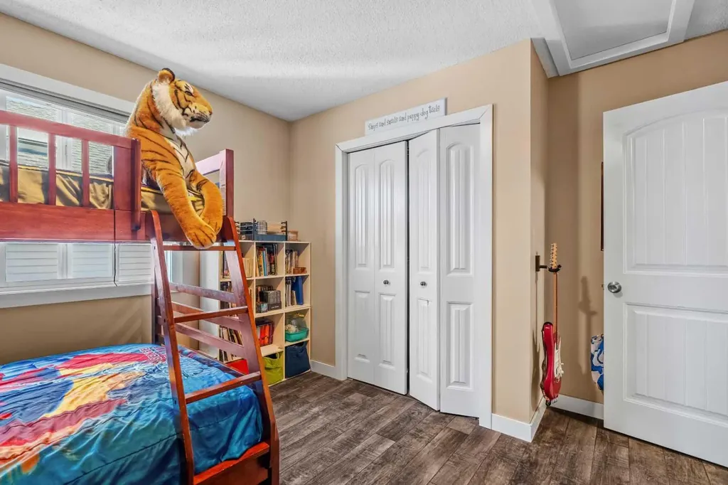 212 Crystal Green Place Okotoks AB T1S 2N4