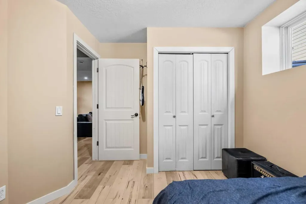 212 Crystal Green Place Okotoks AB T1S 2N4